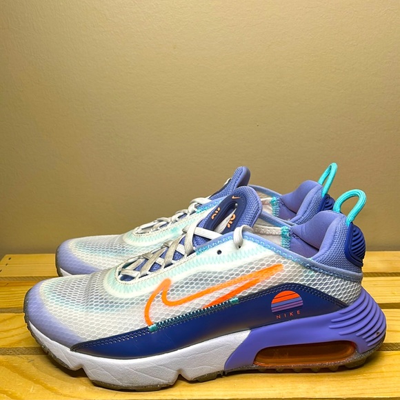 Size 4.5 Y- Nike Air Max 2090 SE 2 White/Bright Mango (DA2417 100) - Picture 1 of 5